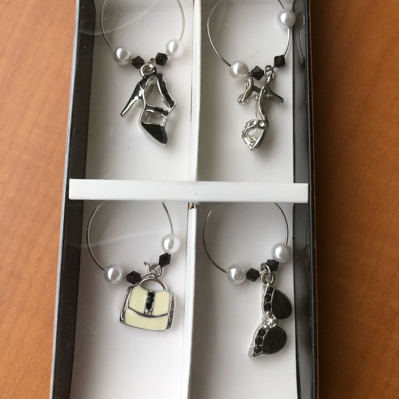 6 girlie wine shoe charms - Picture 3 of 5